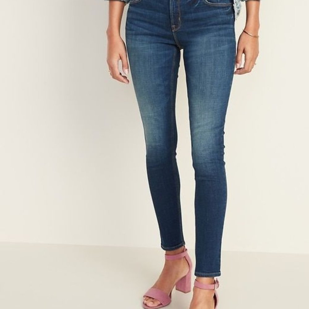 Old navy jeans, dark blue wash, good condition!